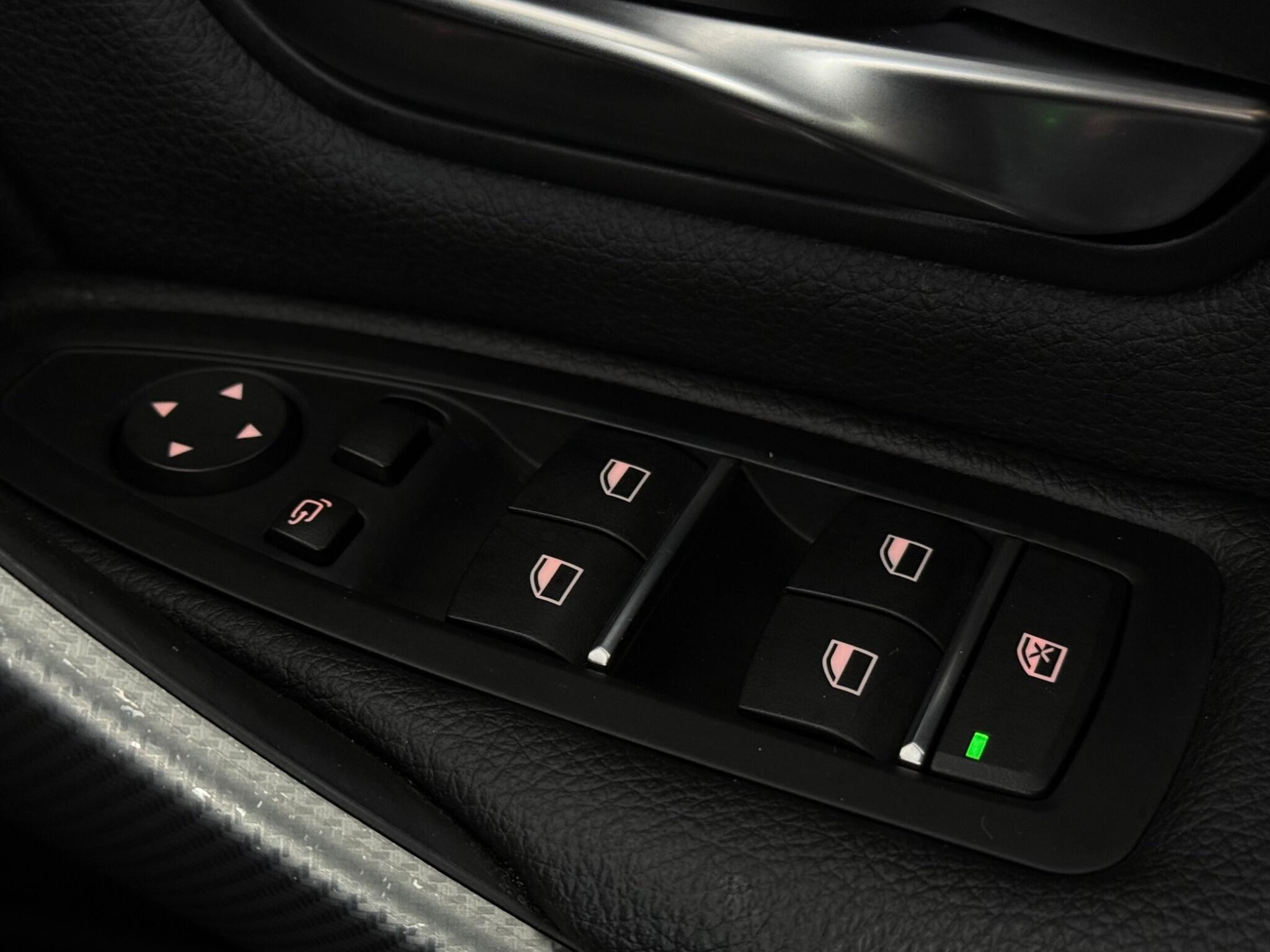 BMW 3 Series view 18