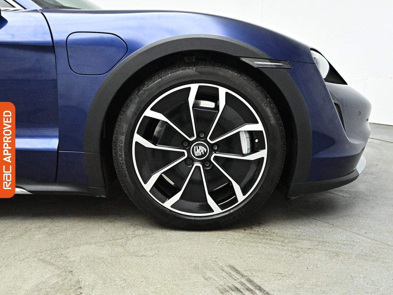 Porsche Taycan view 32