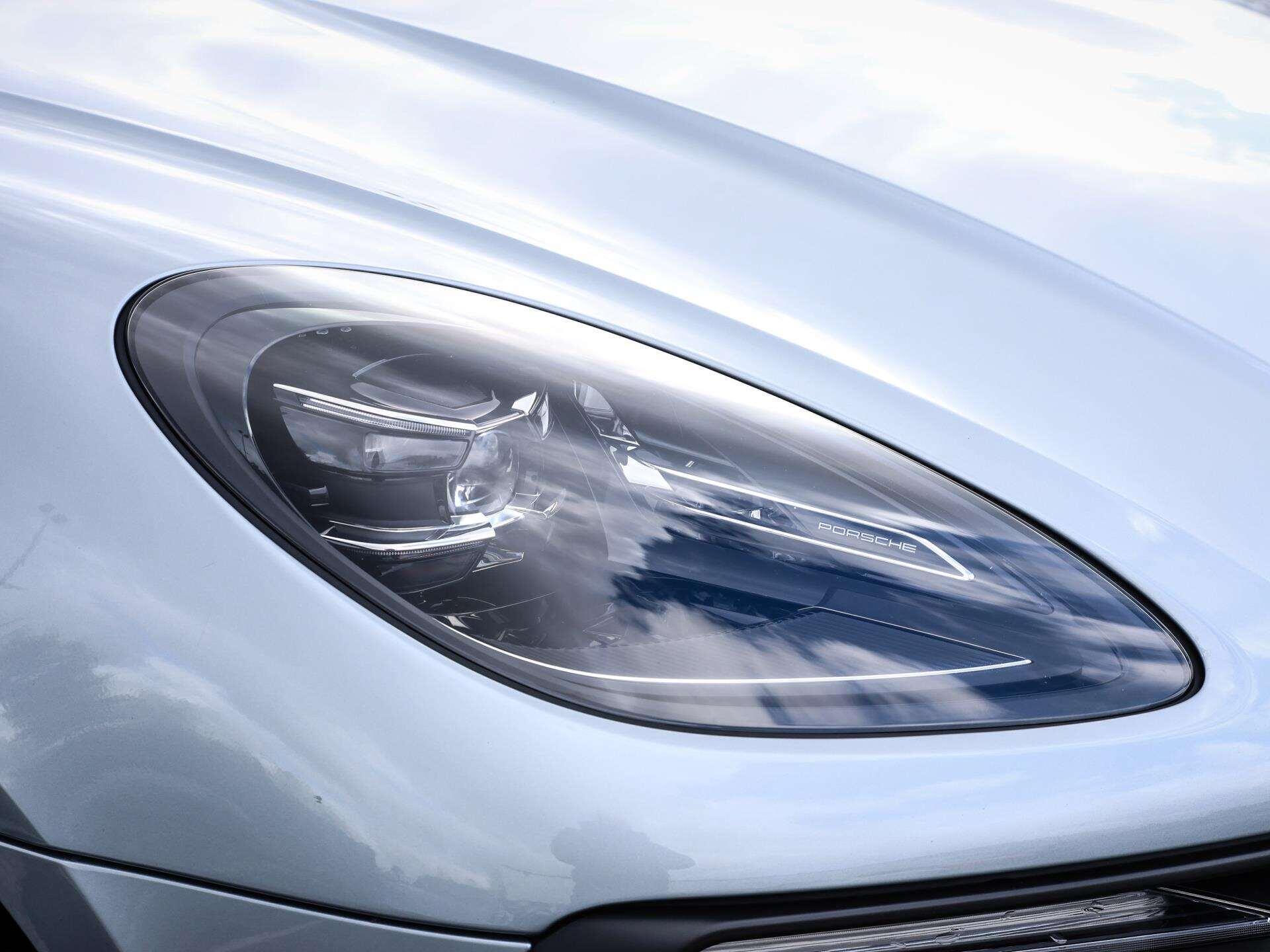 Porsche Macan view 34