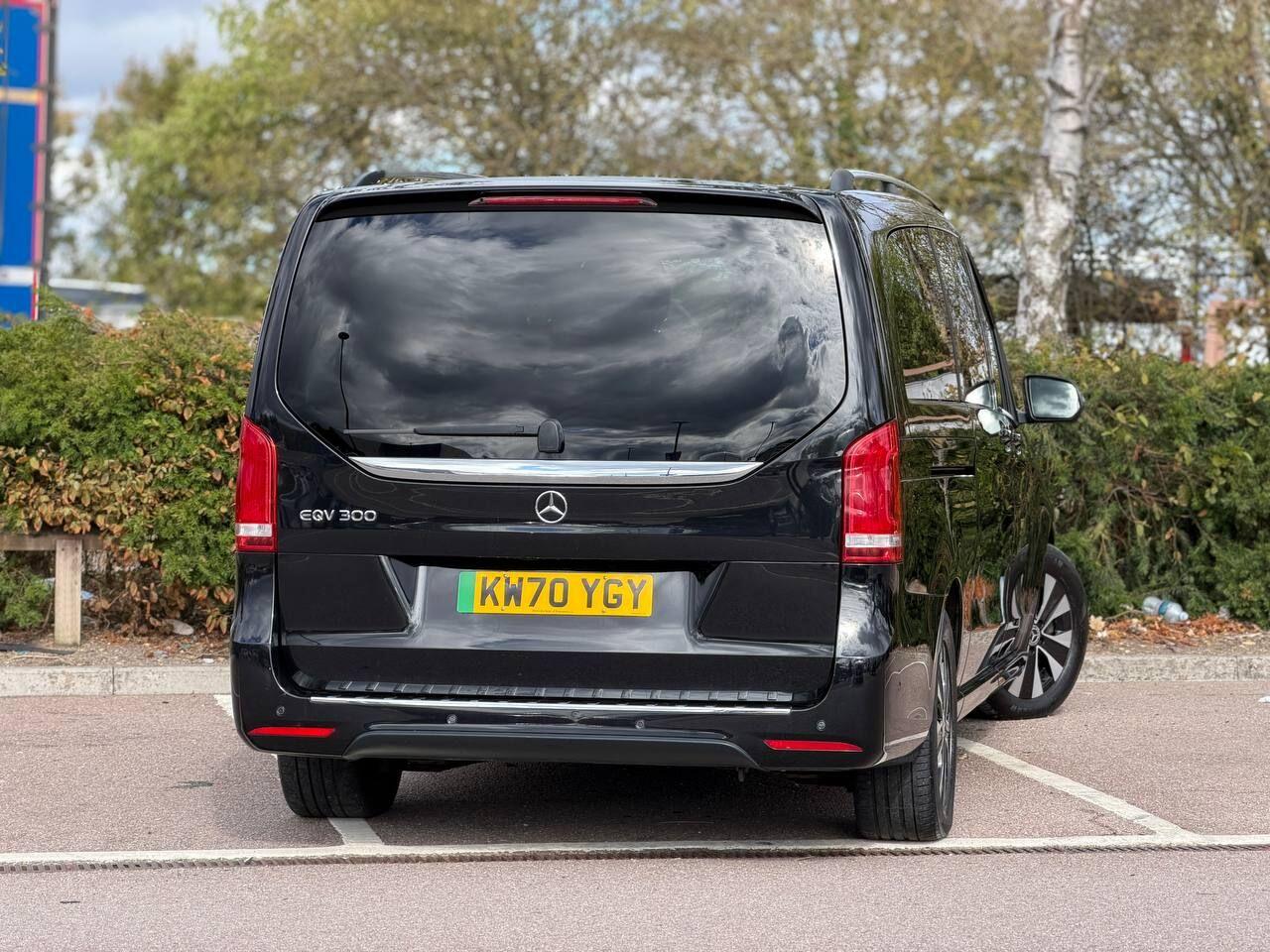 Mercedes-Benz Eqv view 67