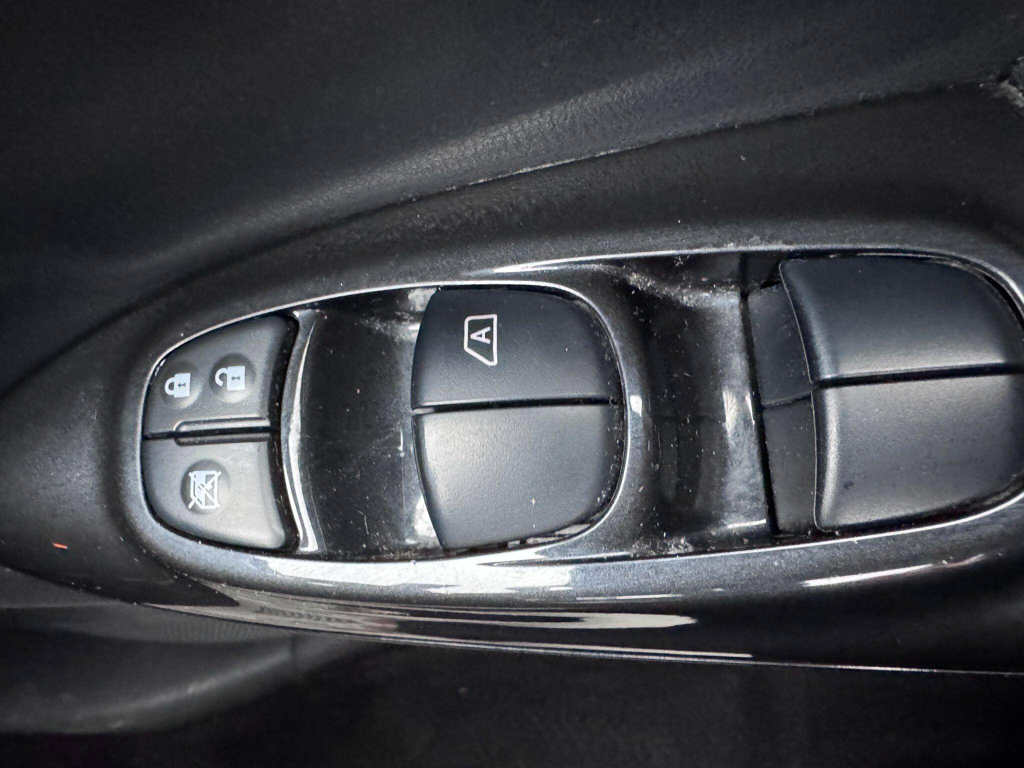 2016 Nissan Juke image 45