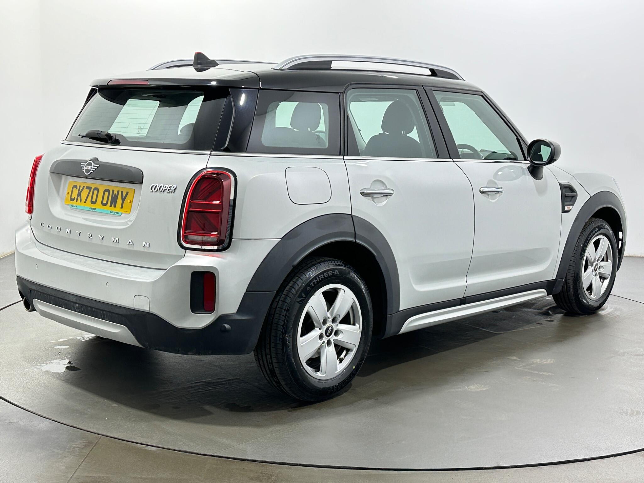 Mini Countryman view 8