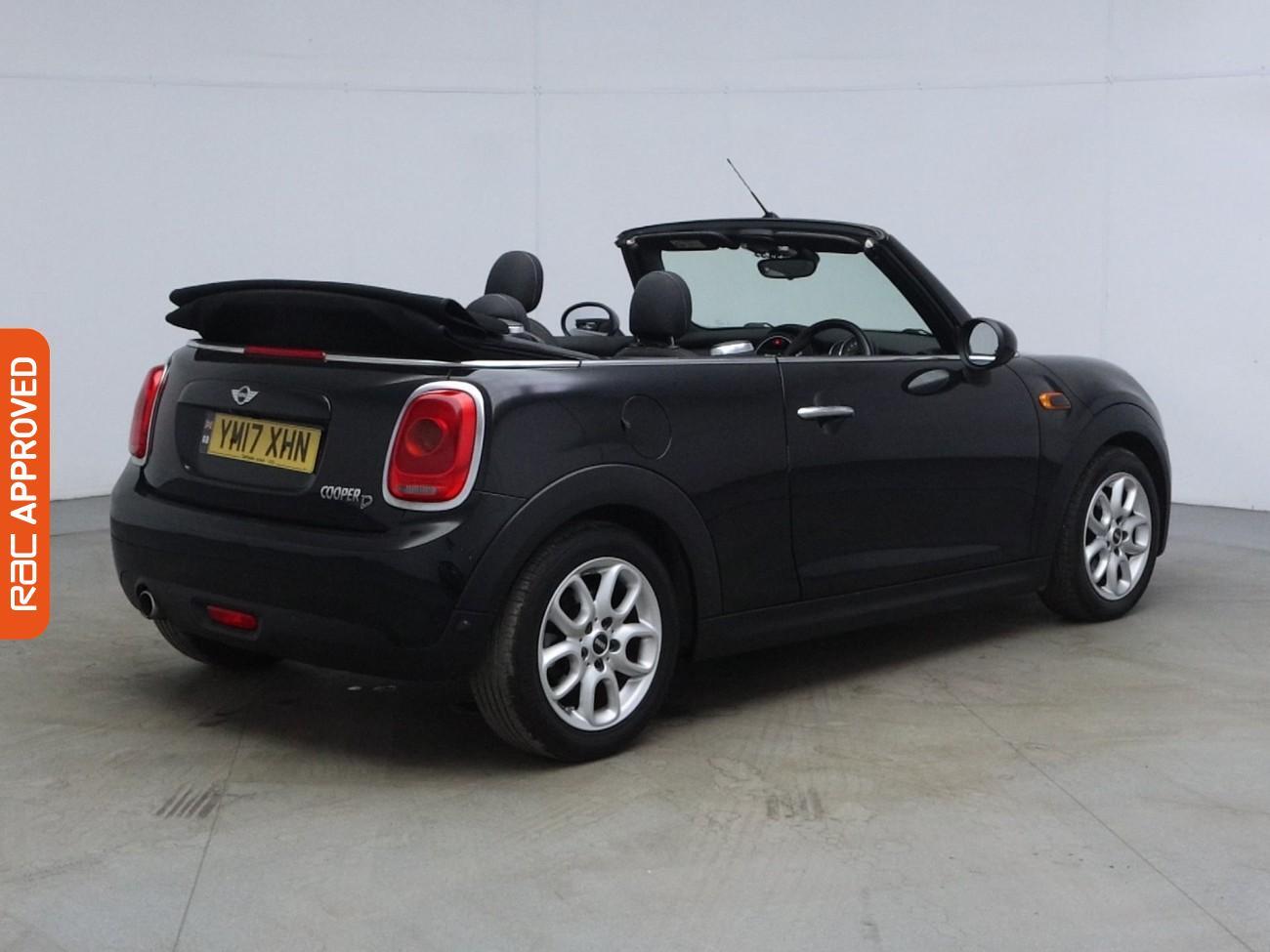 Mini Convertible view 32