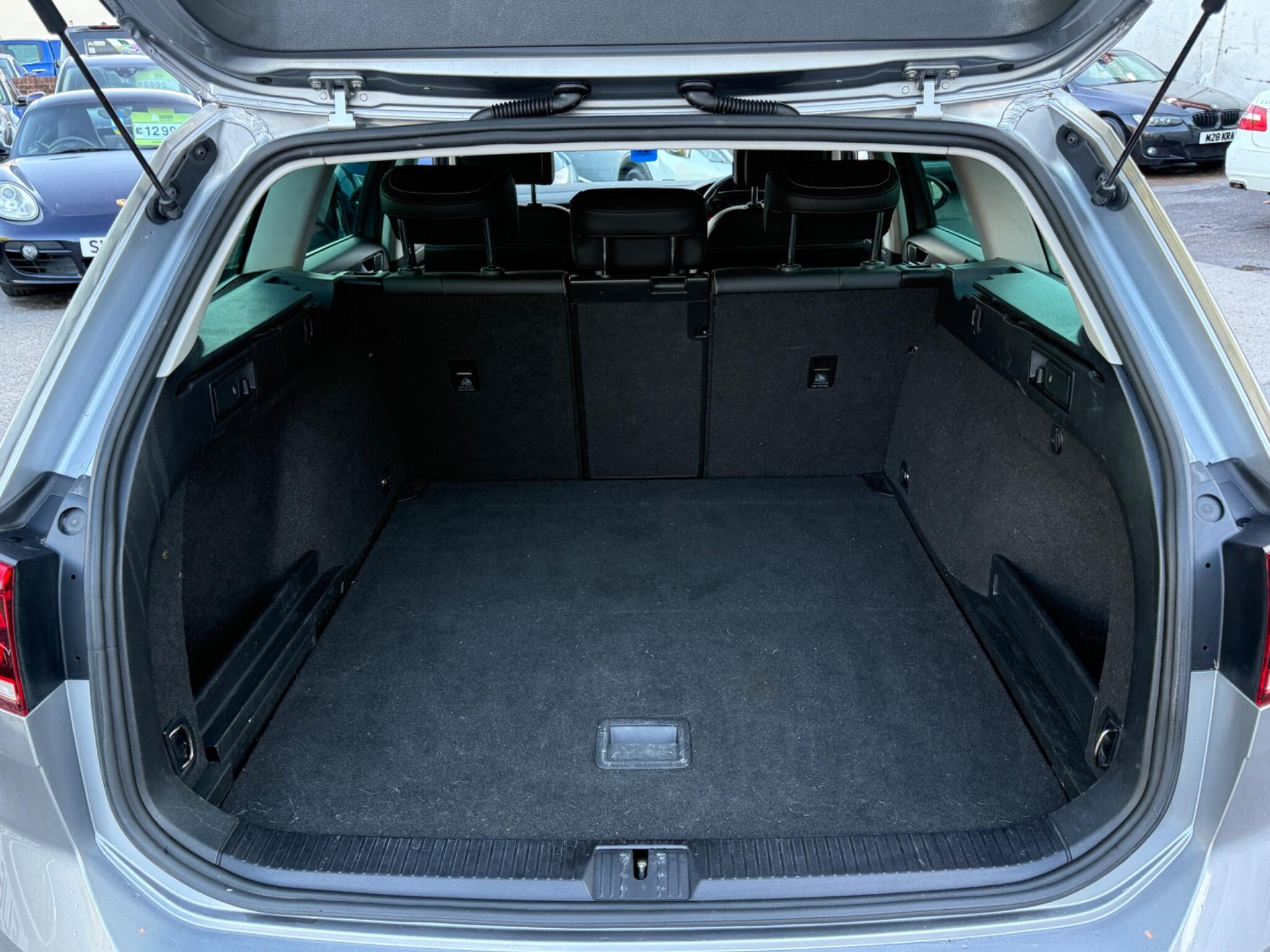Volkswagen Passat - Image 42