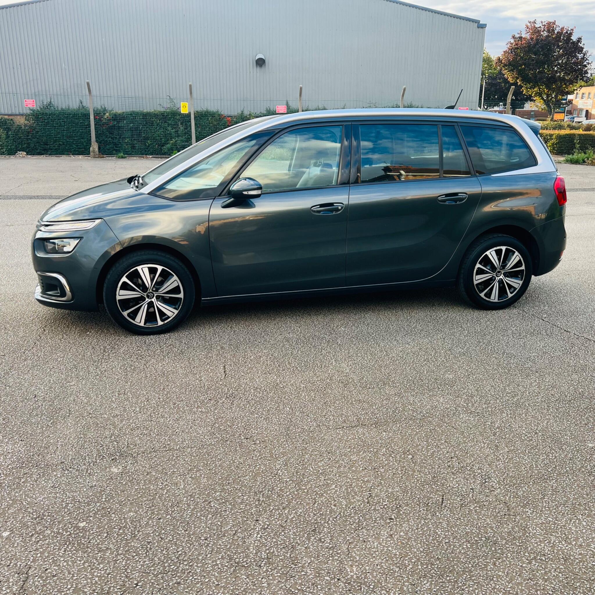 Citroen Grand C4 Picasso view 6