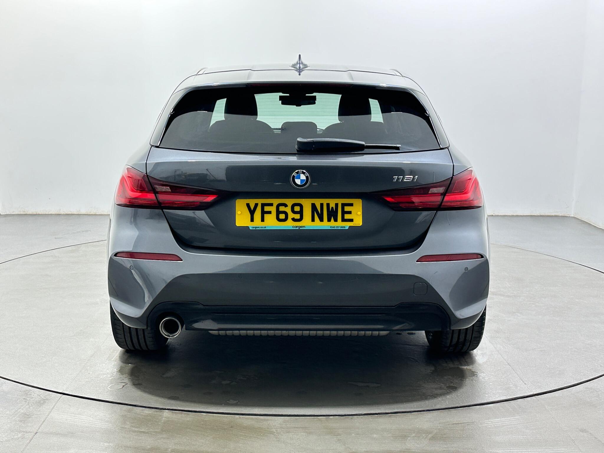 BMW 1 Series view 7