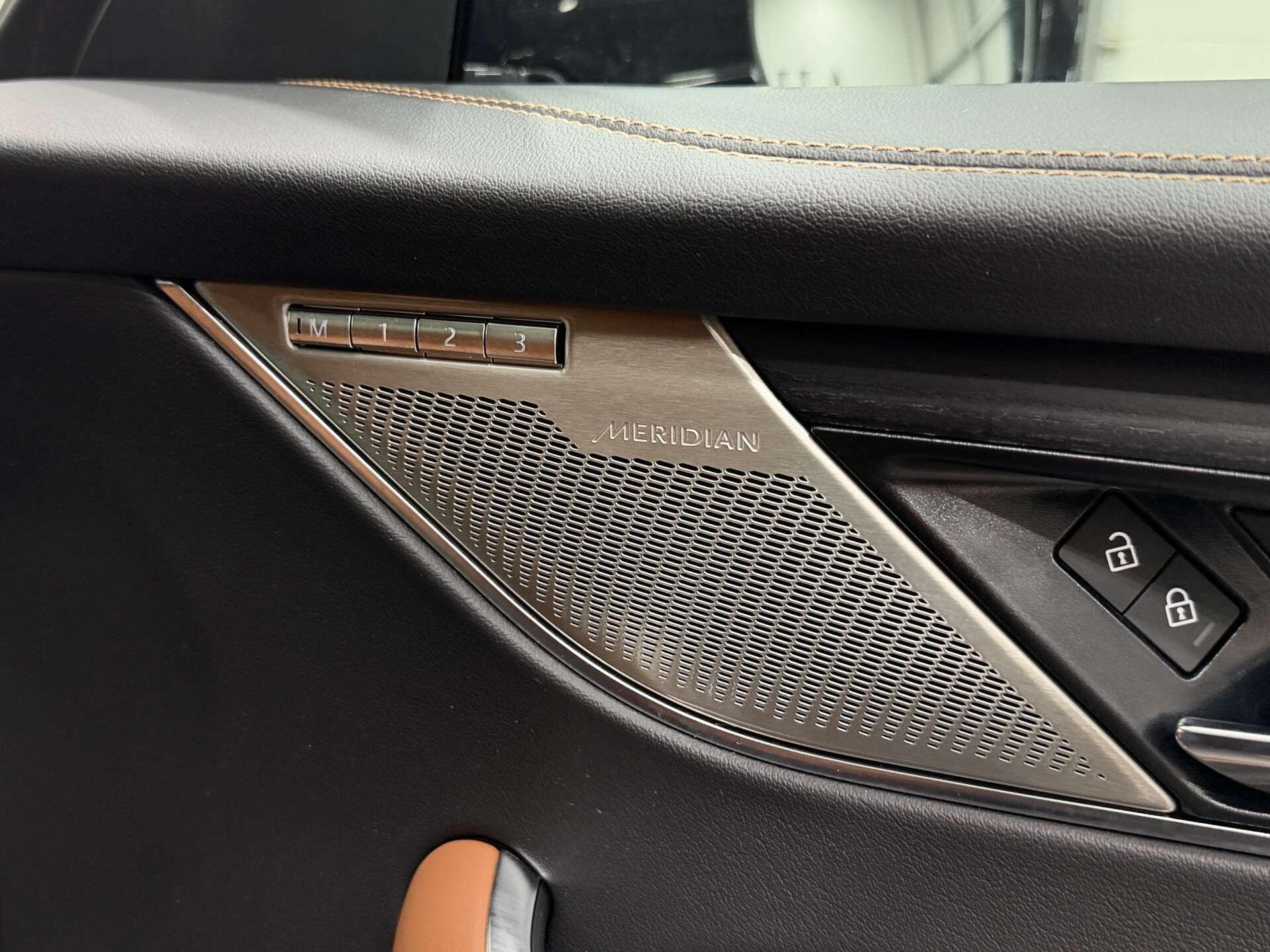 Jaguar F-Pace view 33