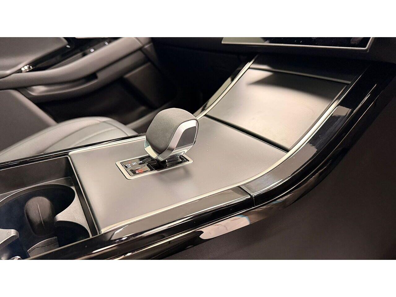 Land Rover Range Rover Evoque view 19