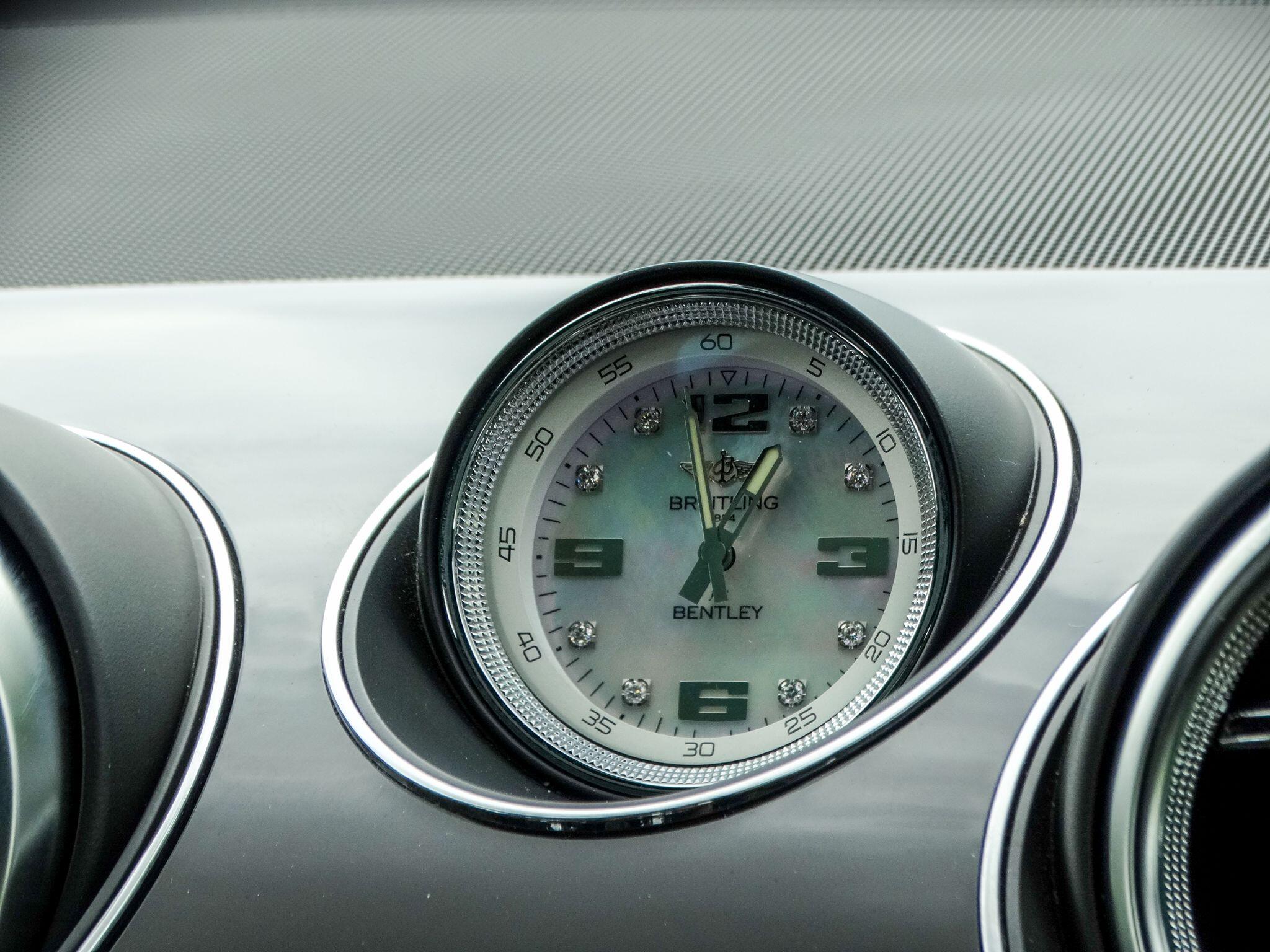 Bentley Bentayga view 34