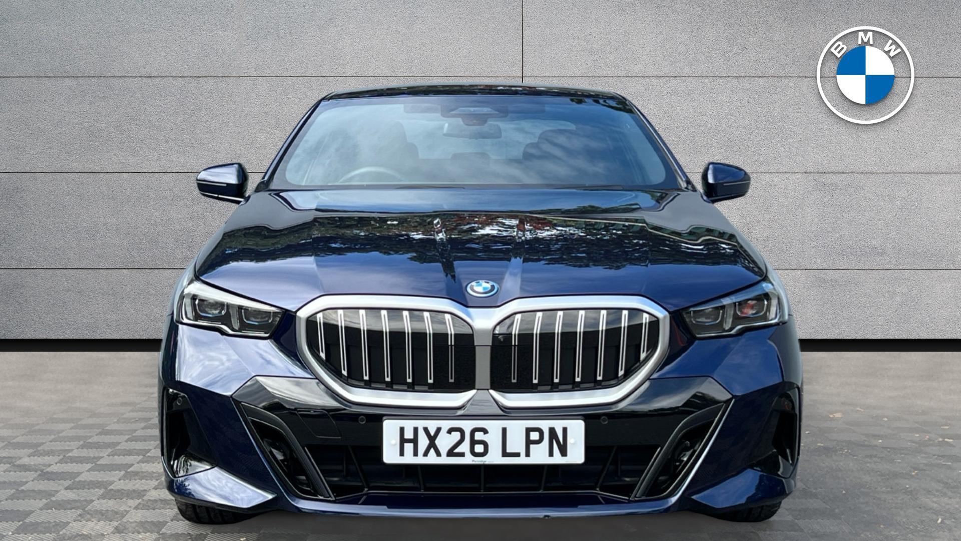 BMW 5 Series view 16
