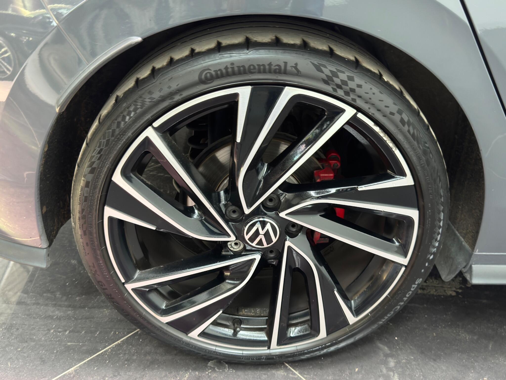 Volkswagen Golf view 57