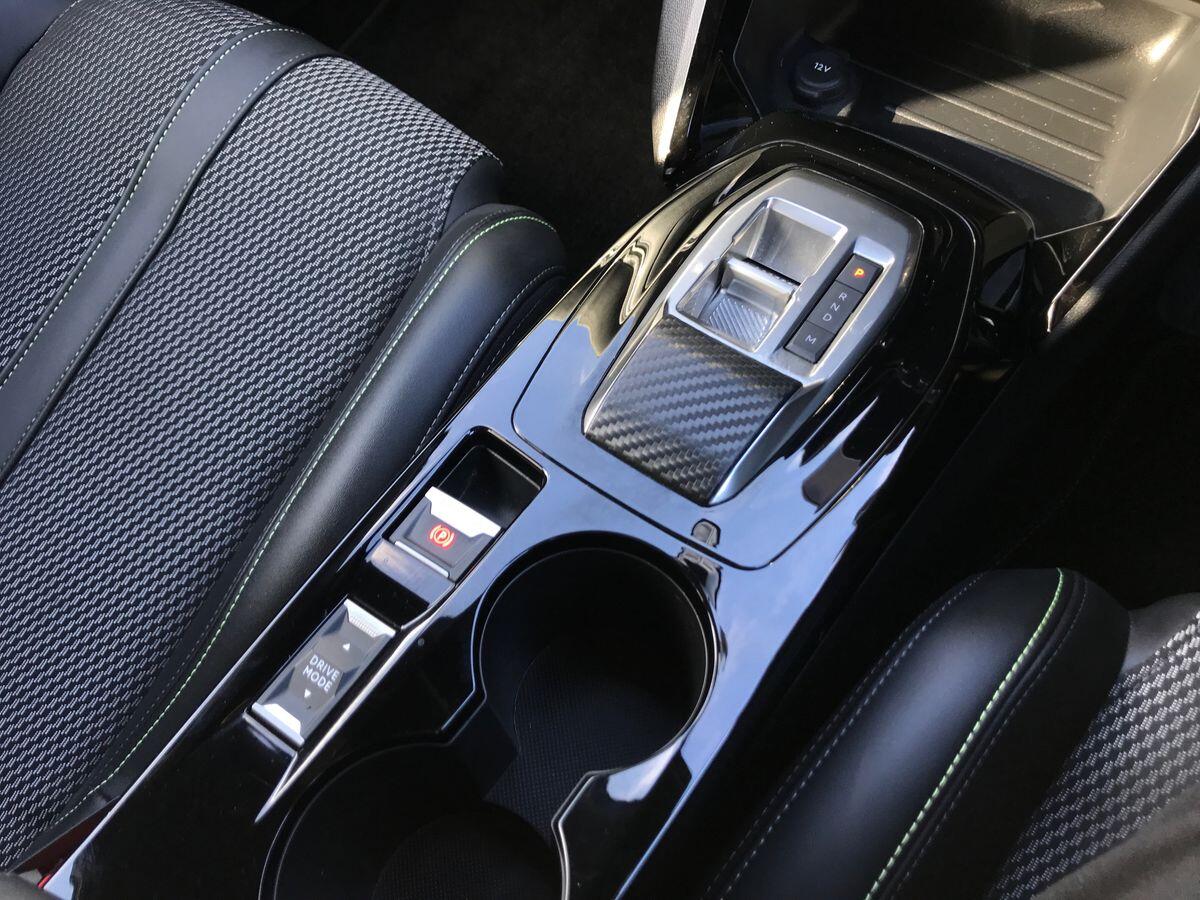 Peugeot 208 view 19