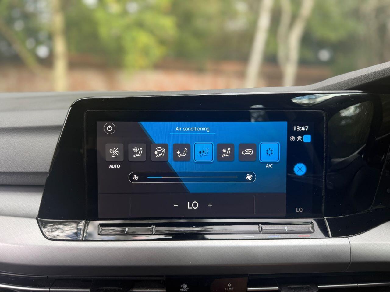 Volkswagen Golf view 23