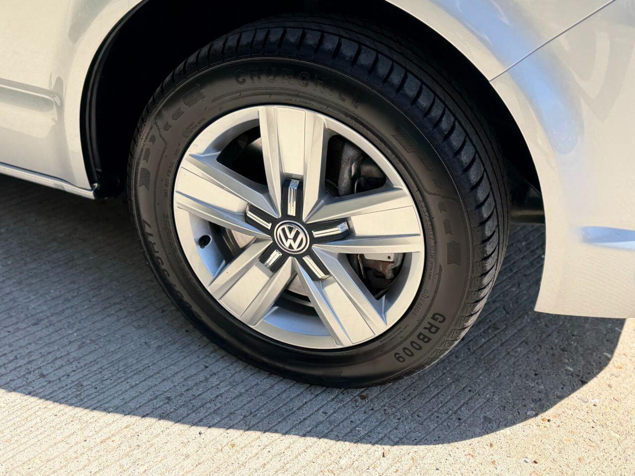 Volkswagen California view 10