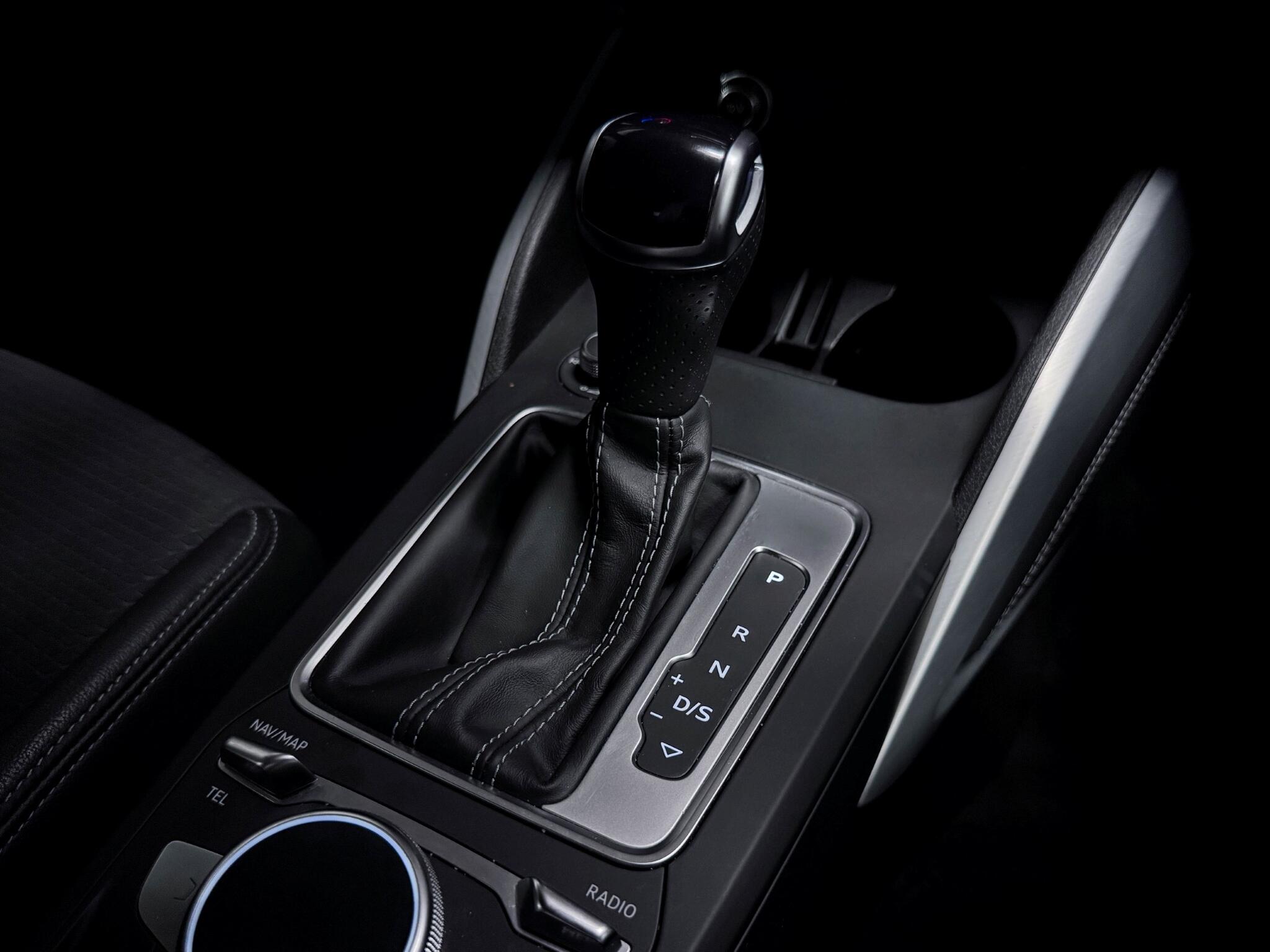 Audi SQ2 view 32