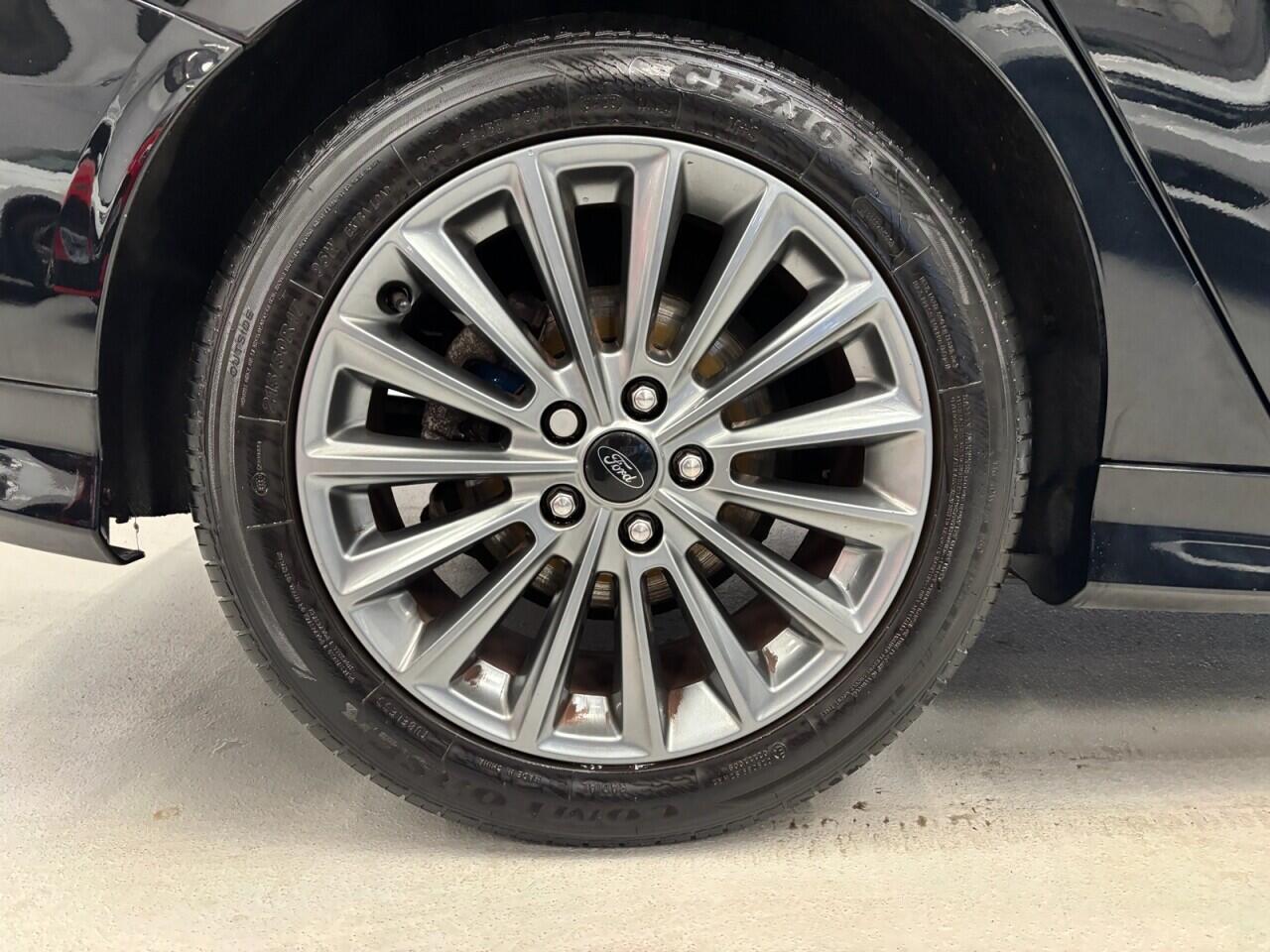Ford Focus view 12
