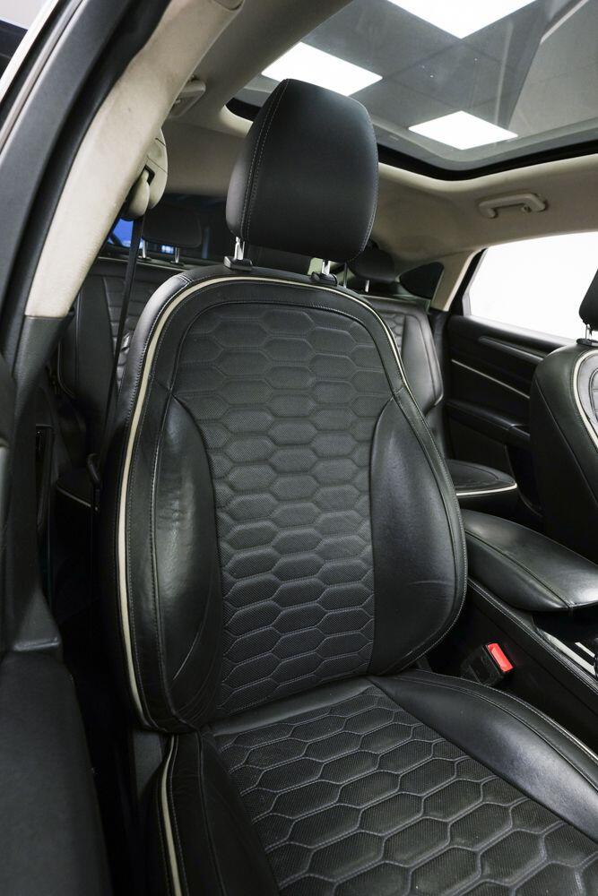 Ford Mondeo view 10