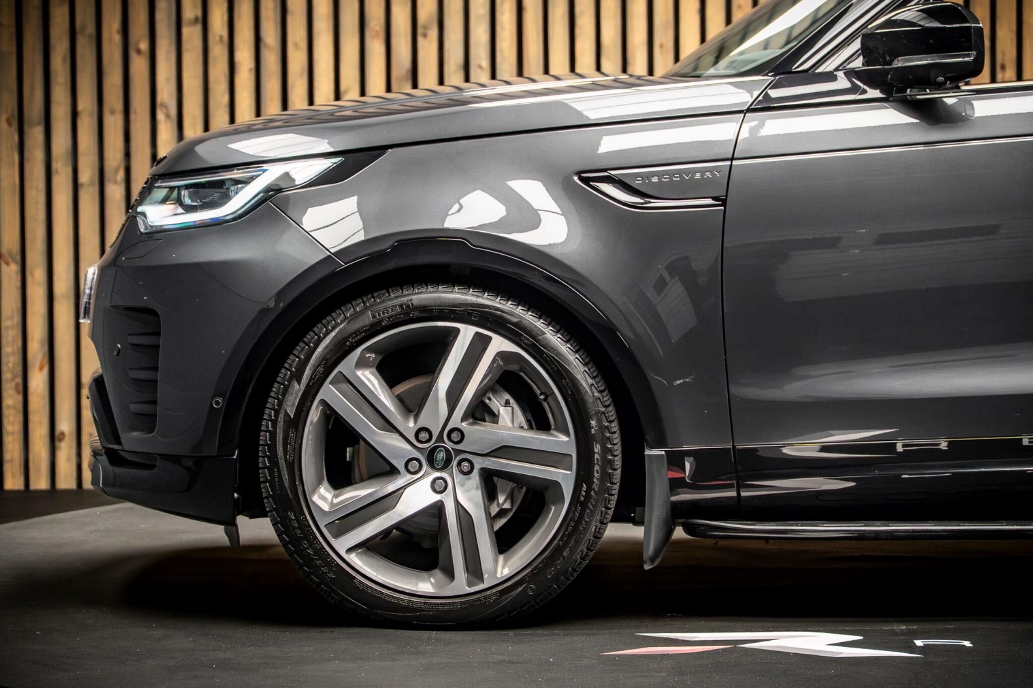 Land Rover Discovery view 9