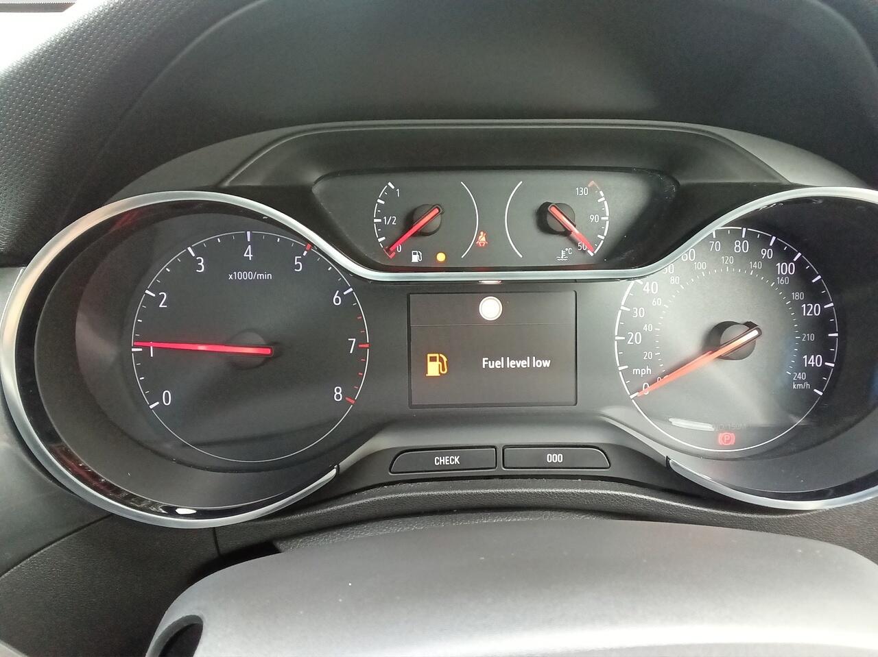 Vauxhall Crossland view 9