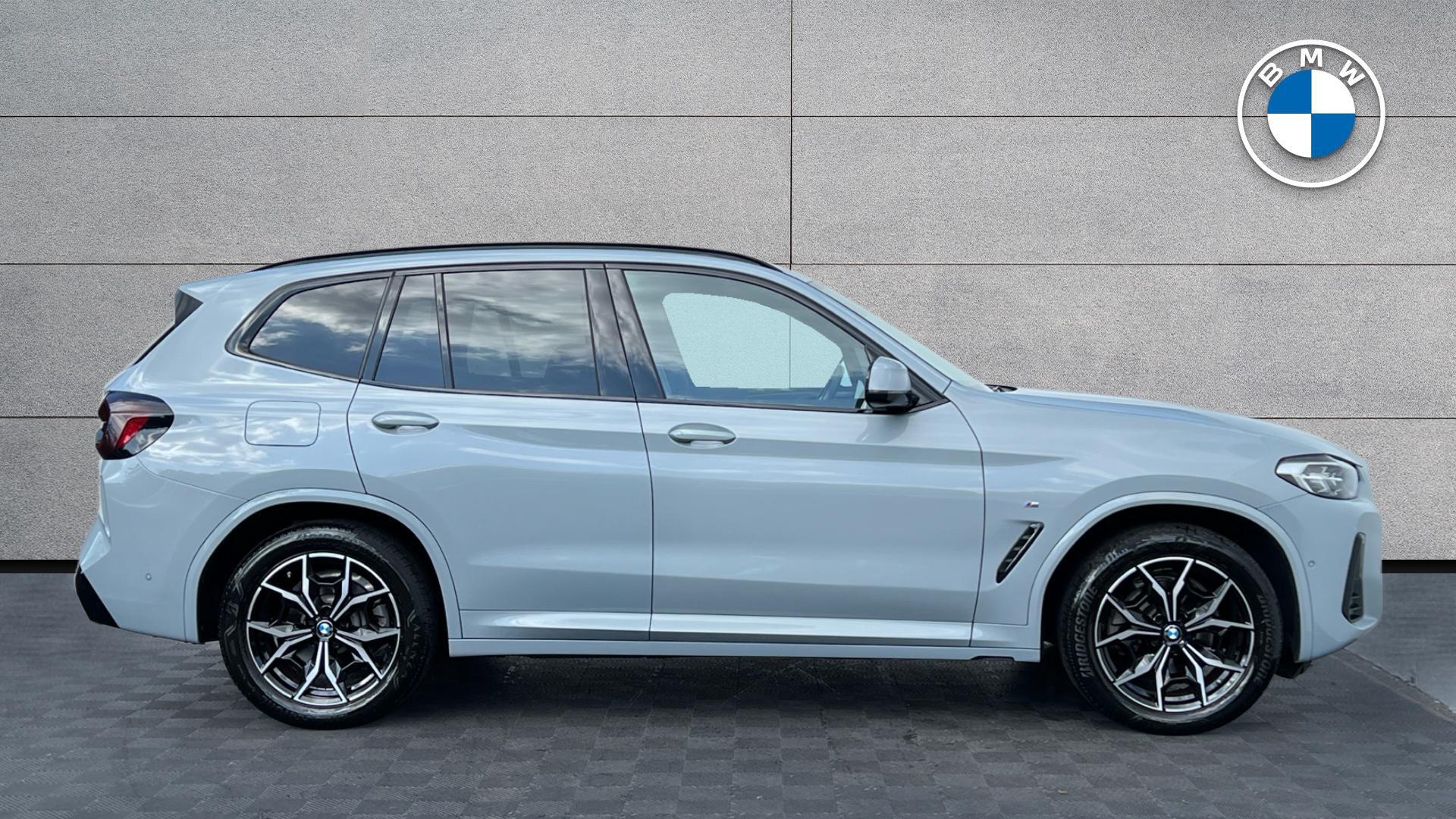BMW X3 view 3