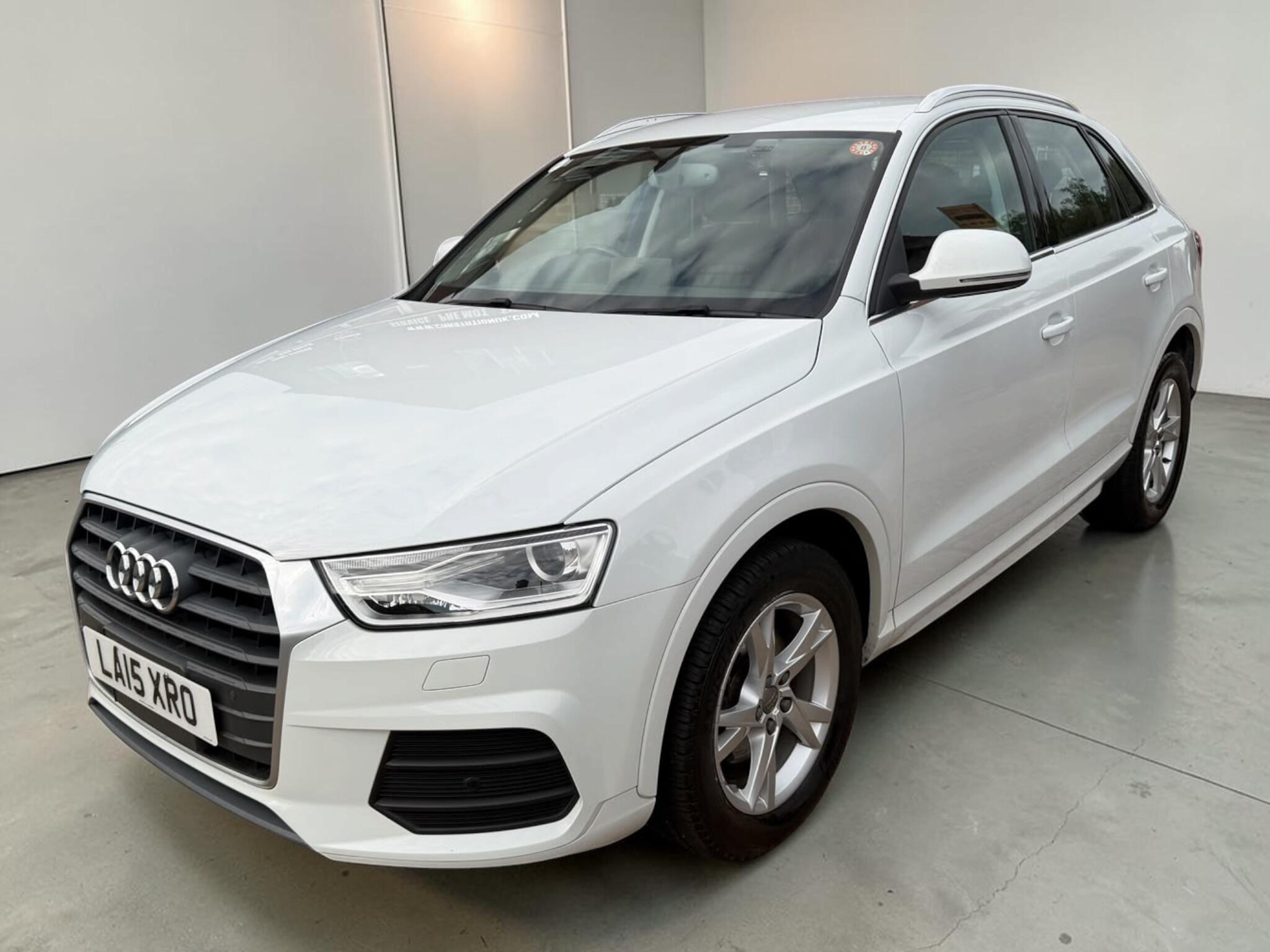 Audi Q3 view 6