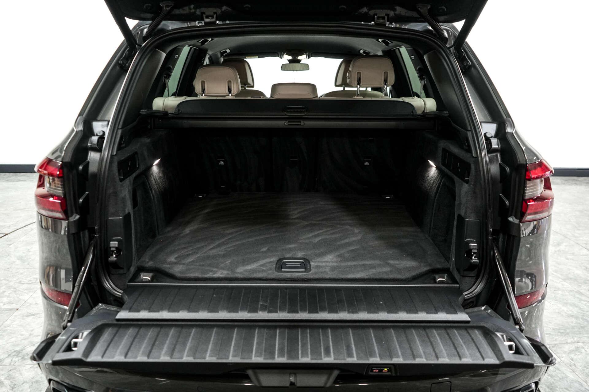 BMW X5 view 9