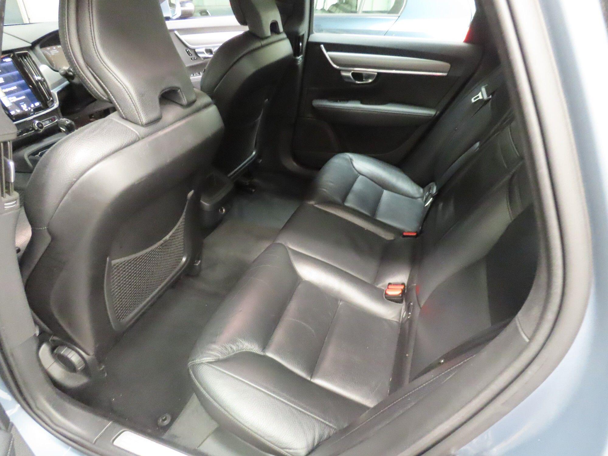 Volvo V90 view 8