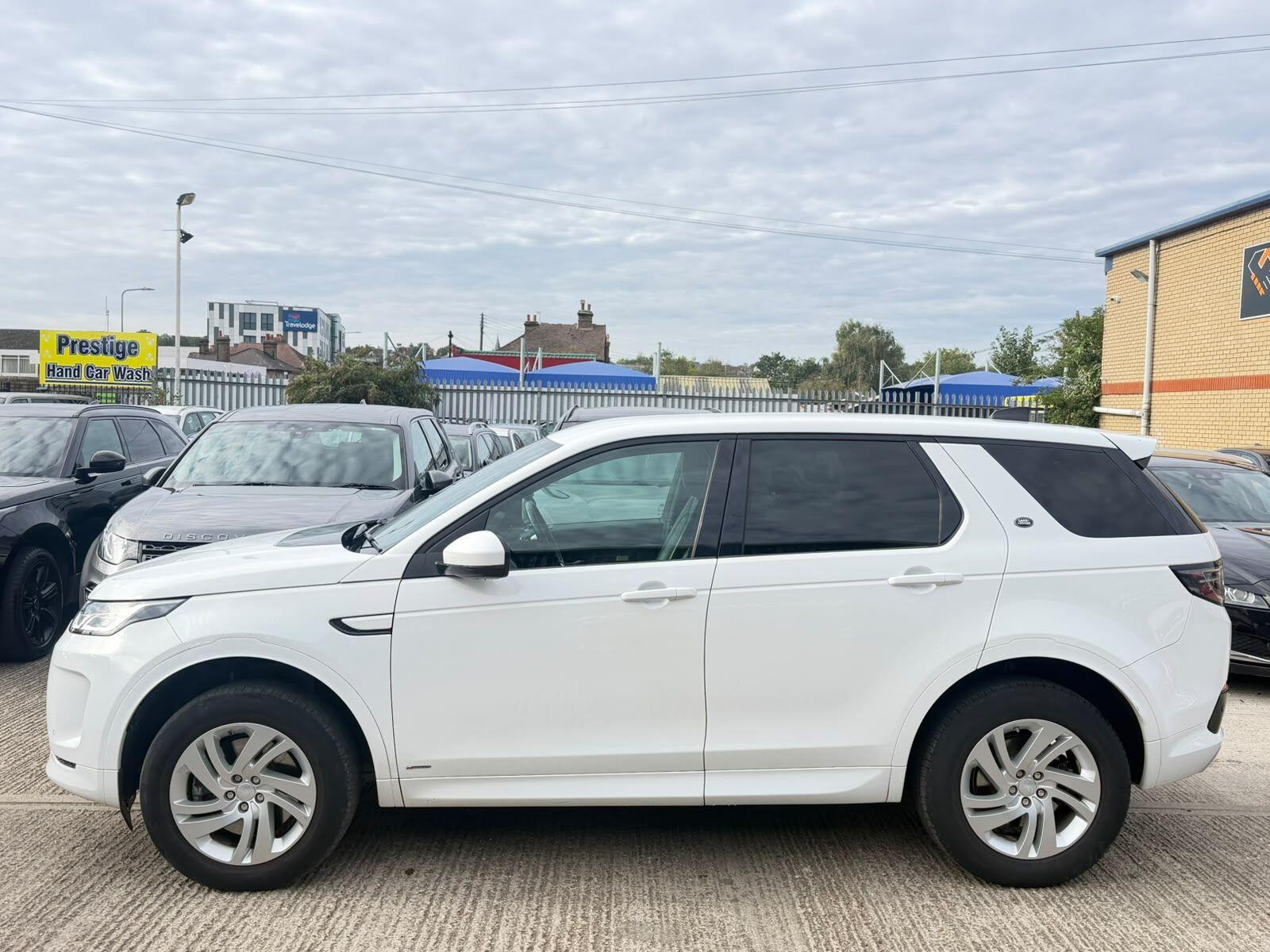 Land Rover Discovery Sport view 6