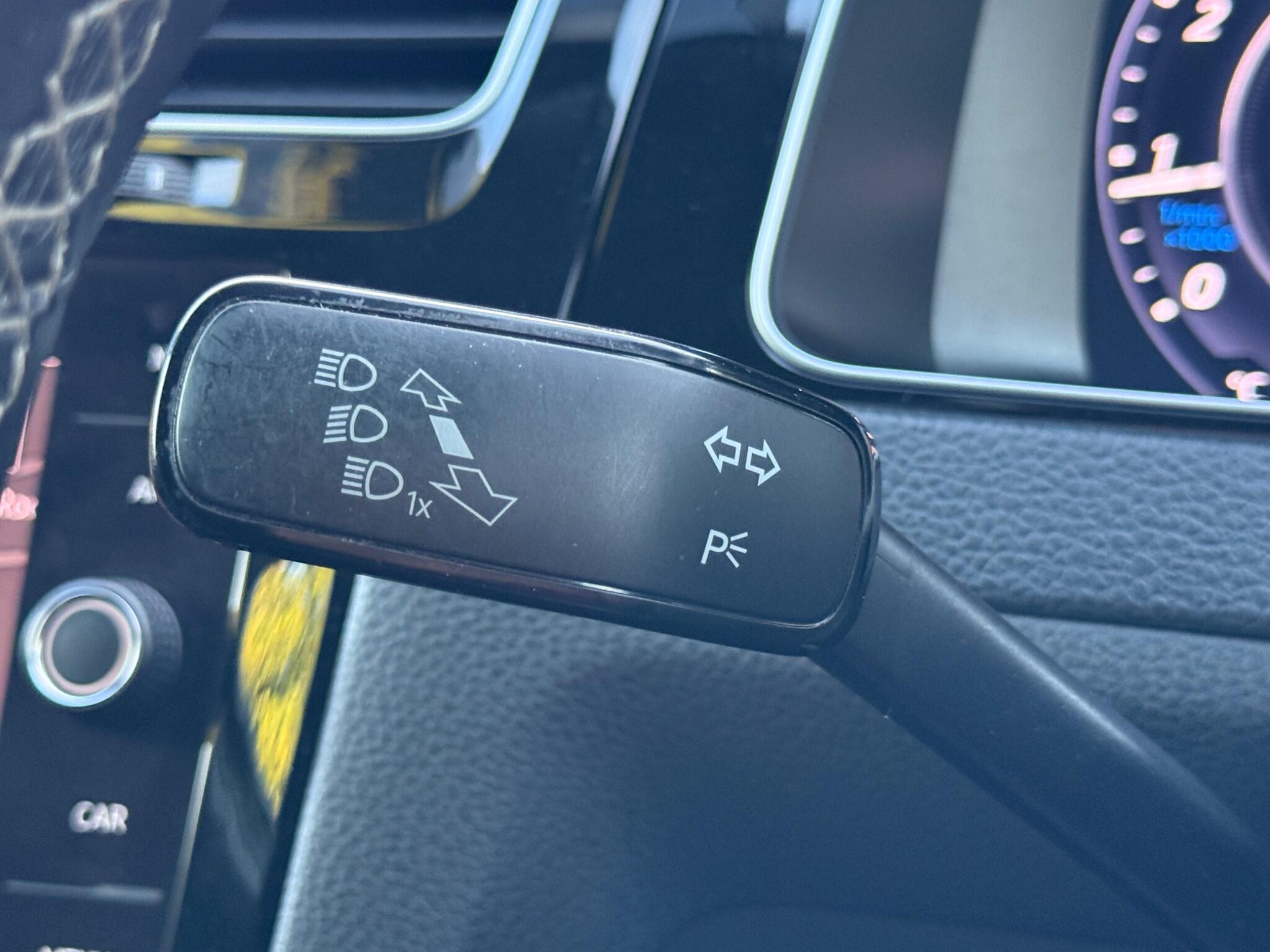 Volkswagen Golf - Image 61