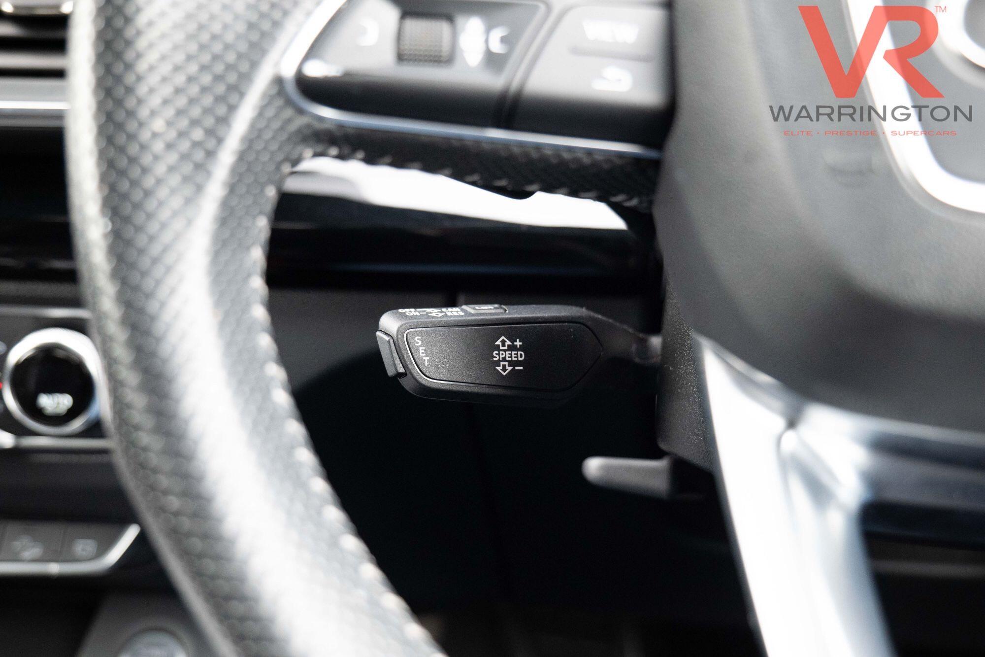 Audi Q5 view 11