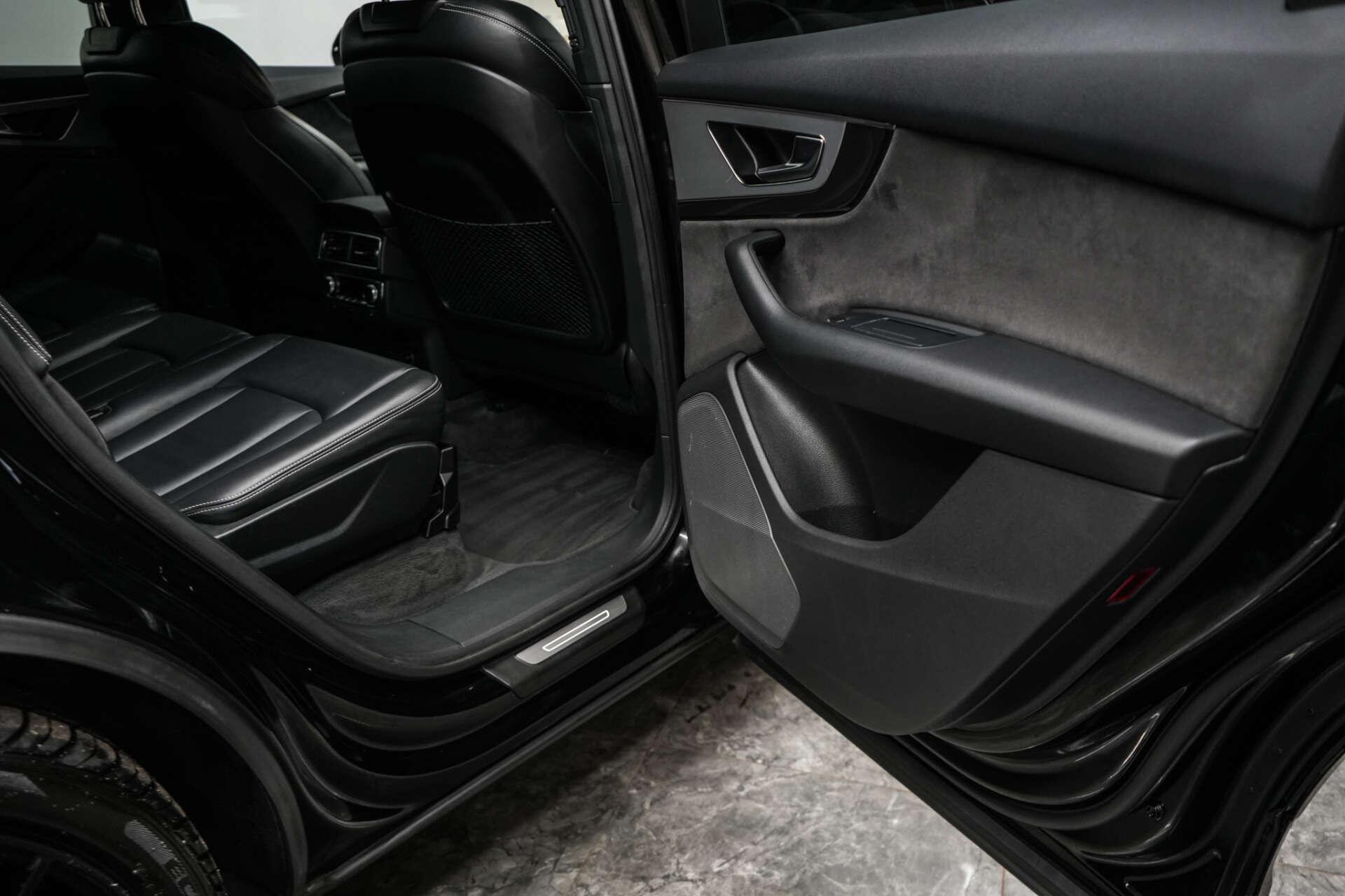 Audi SQ7 view 22