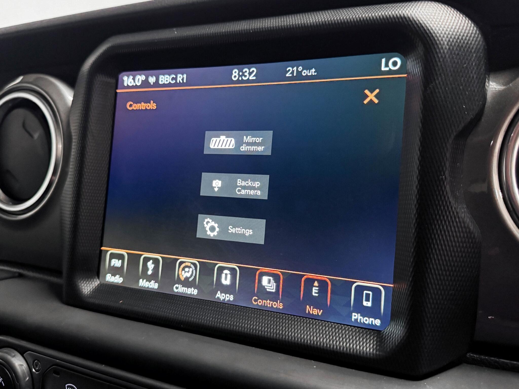 Jeep Wrangler view 36