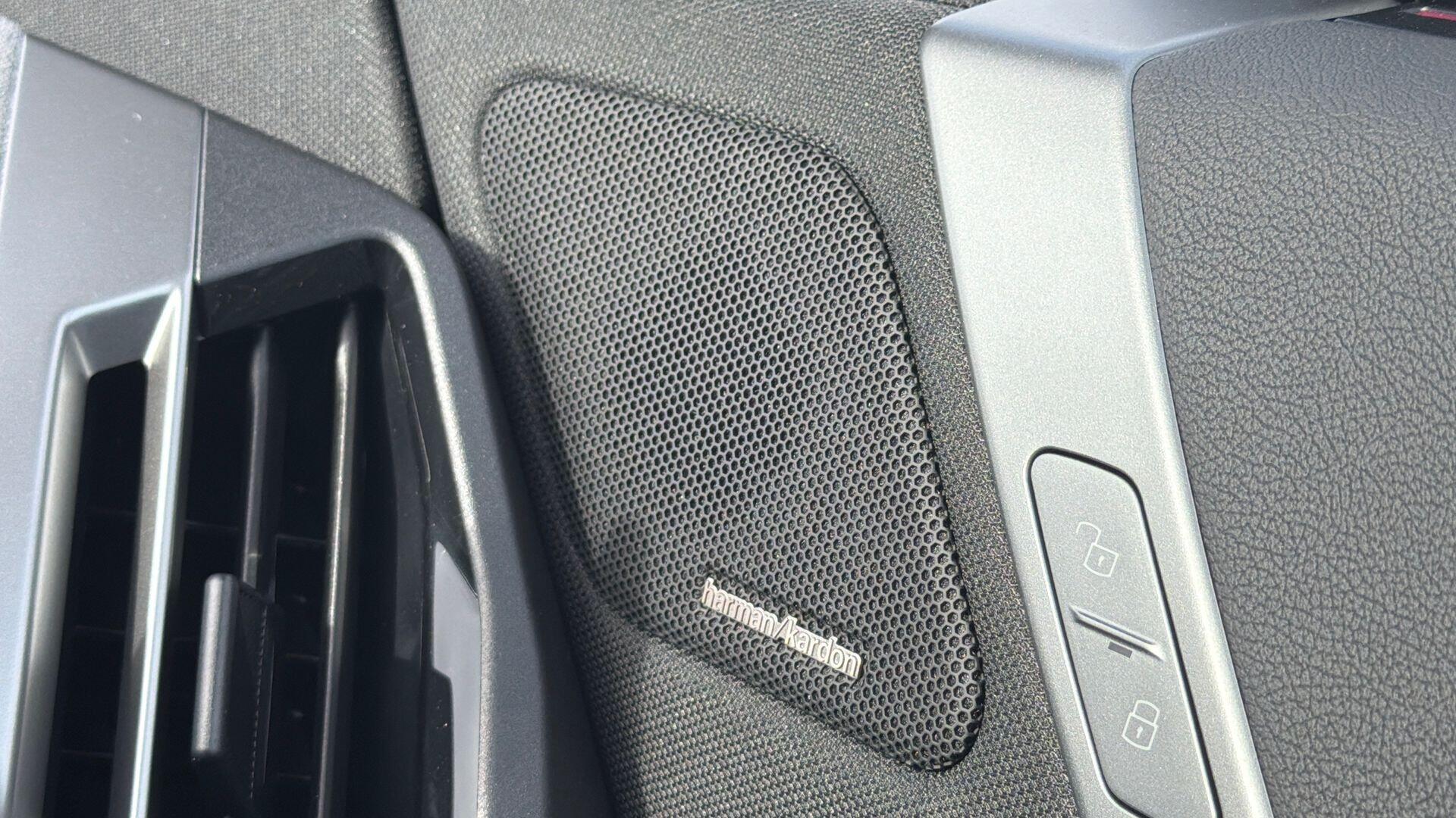 BMW Ix view 21