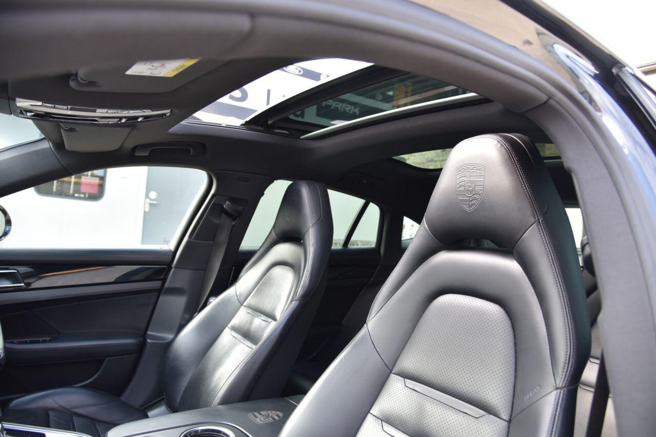 Porsche Panamera view 11