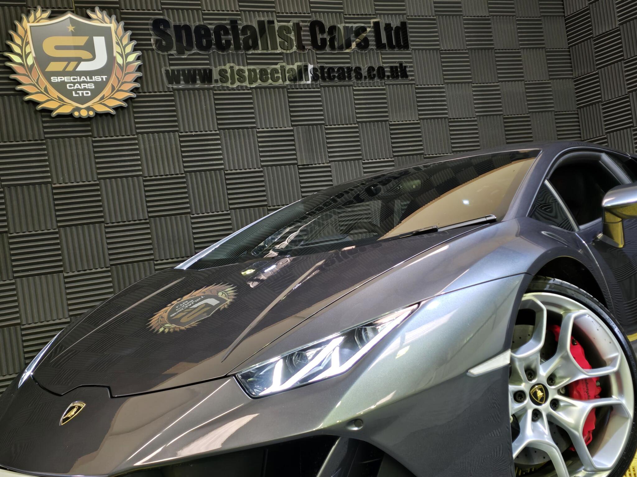 Lamborghini Huracan view 7