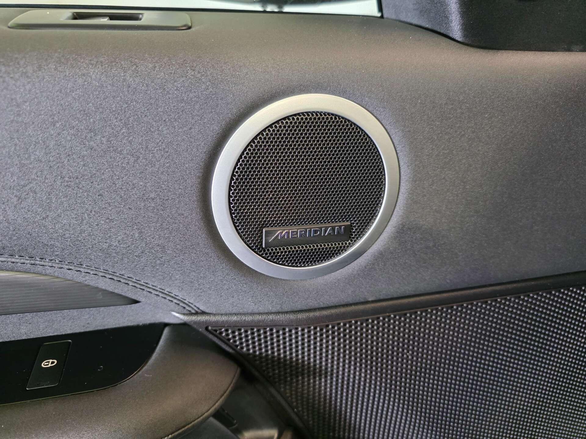 Land Rover Discovery view 77