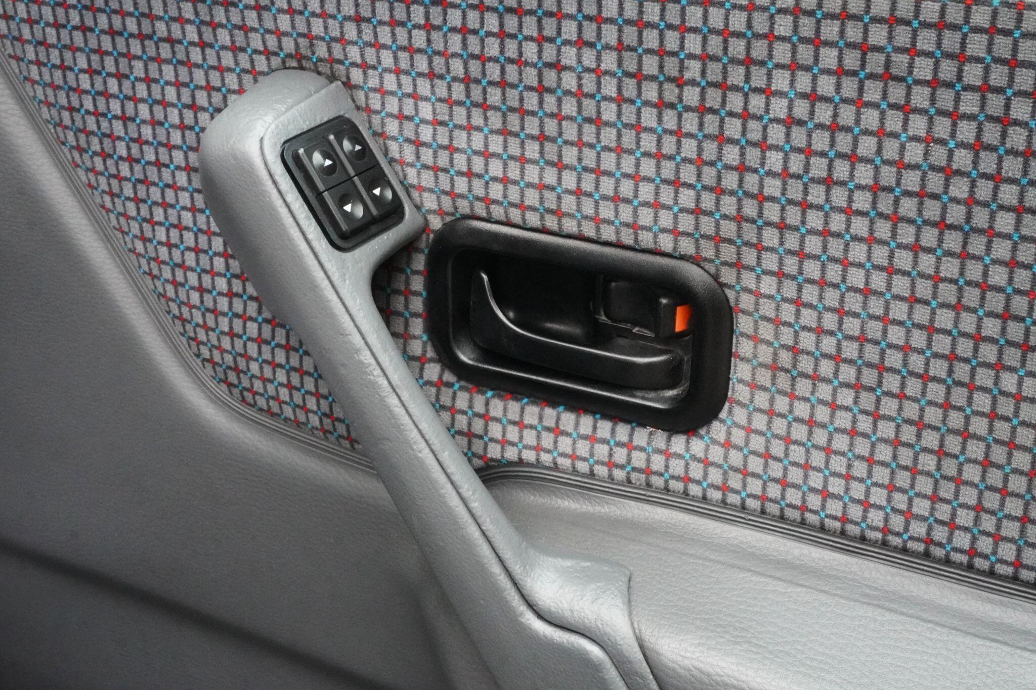 Ford Escort view 17