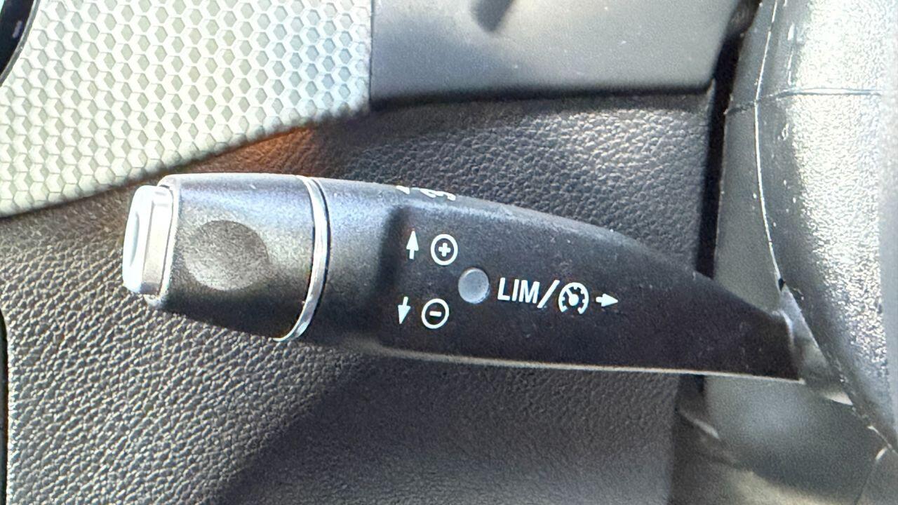 Mercedes-Benz B-Class view 20