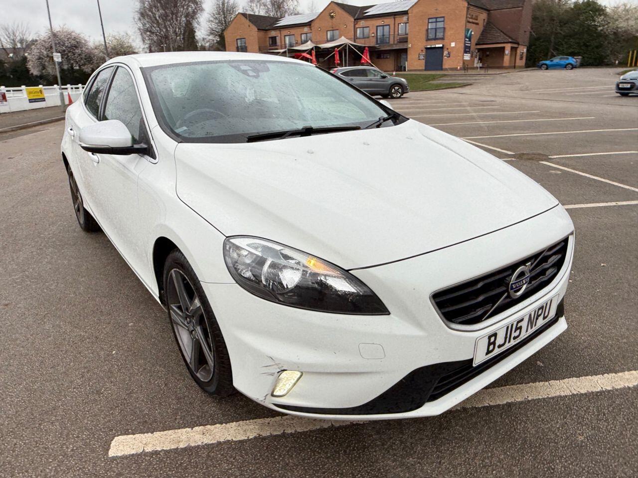 Volvo V40 view 19