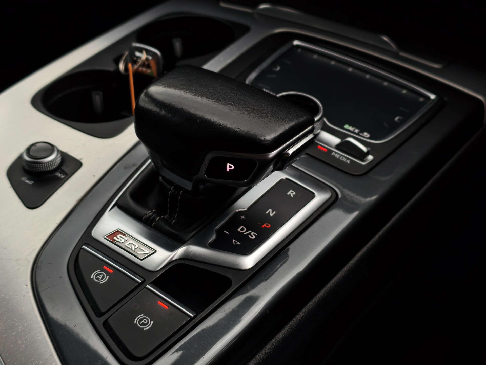 Audi SQ7 view 38