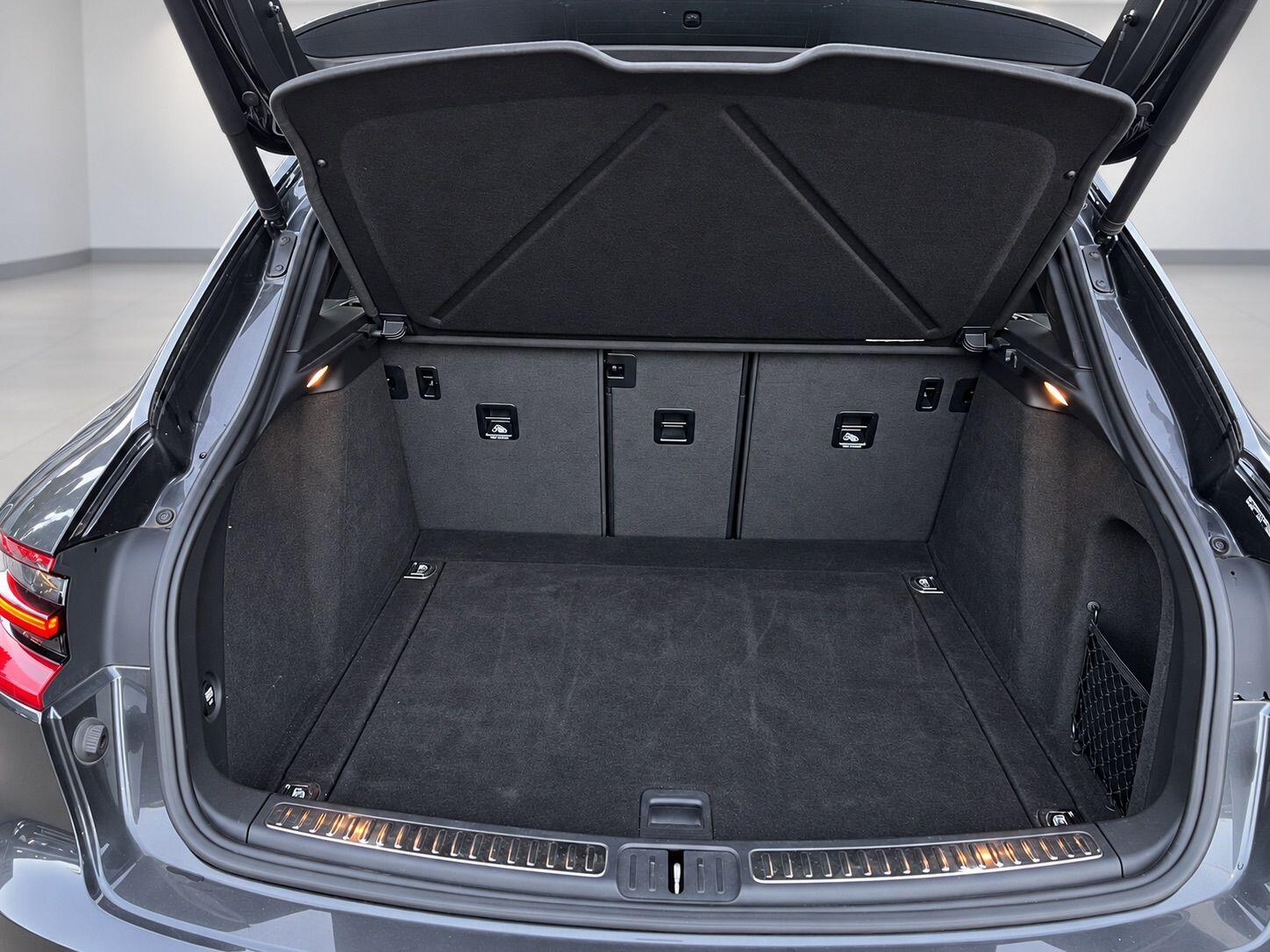 Porsche Macan view 46