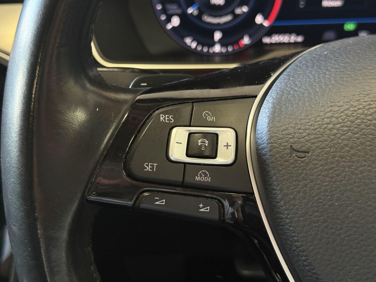 Volkswagen Passat view 38