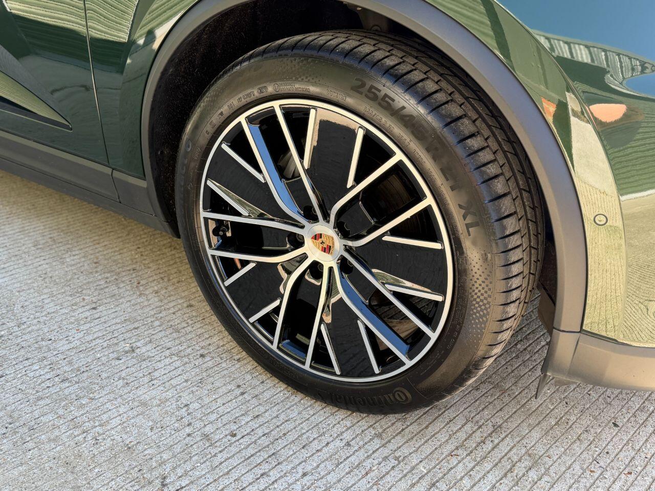 Porsche Macan view 10