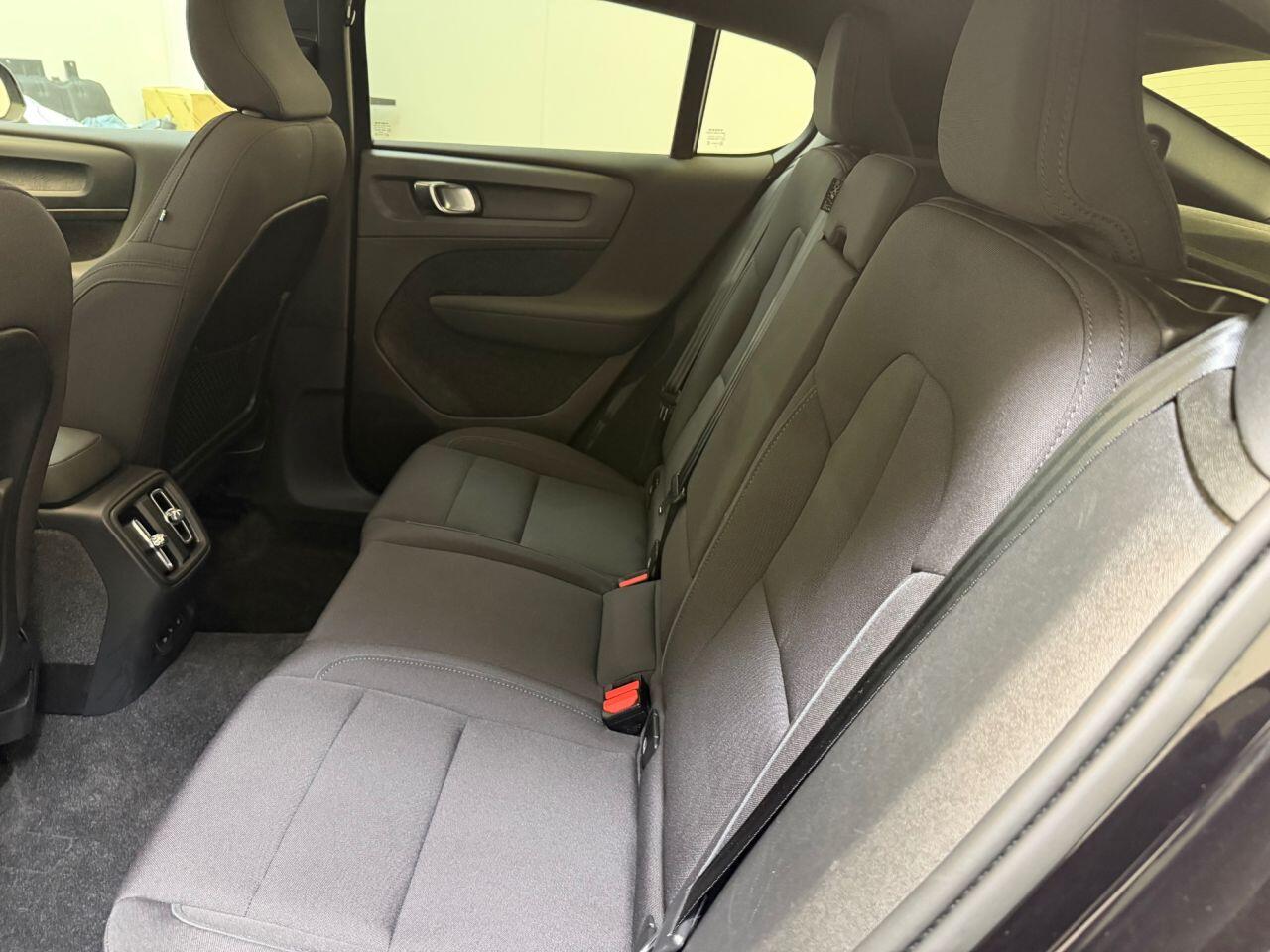 Volvo C40 view 26