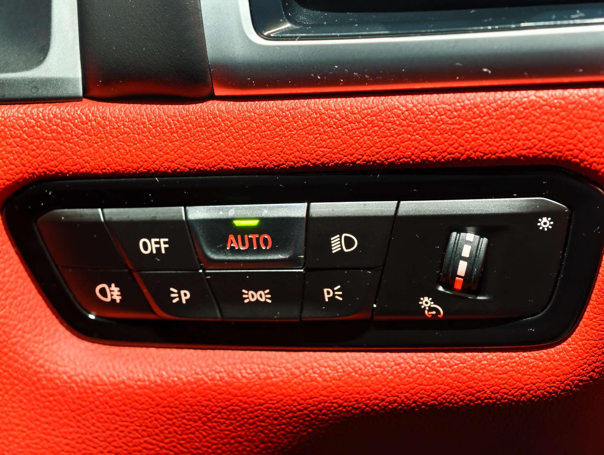 BMW 8 Series view 36