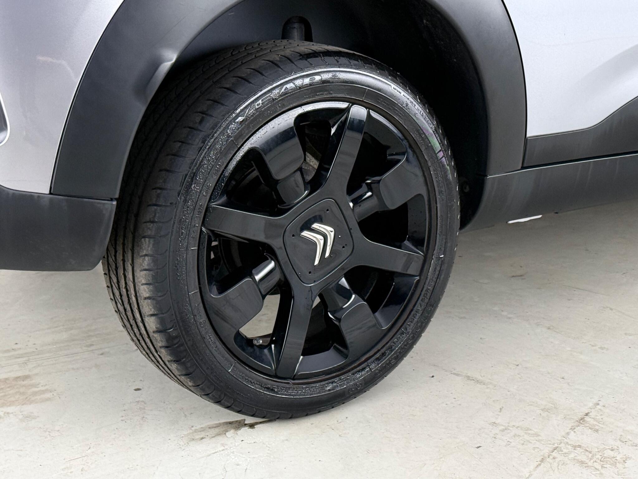 Citroen C4 Cactus view 8