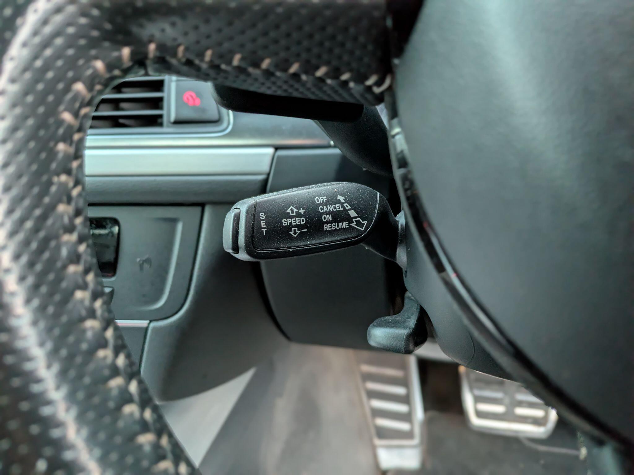 Audi A6 Saloon view 35