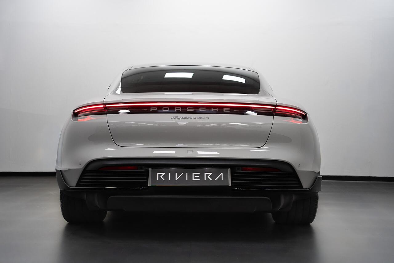 Porsche Taycan view 43