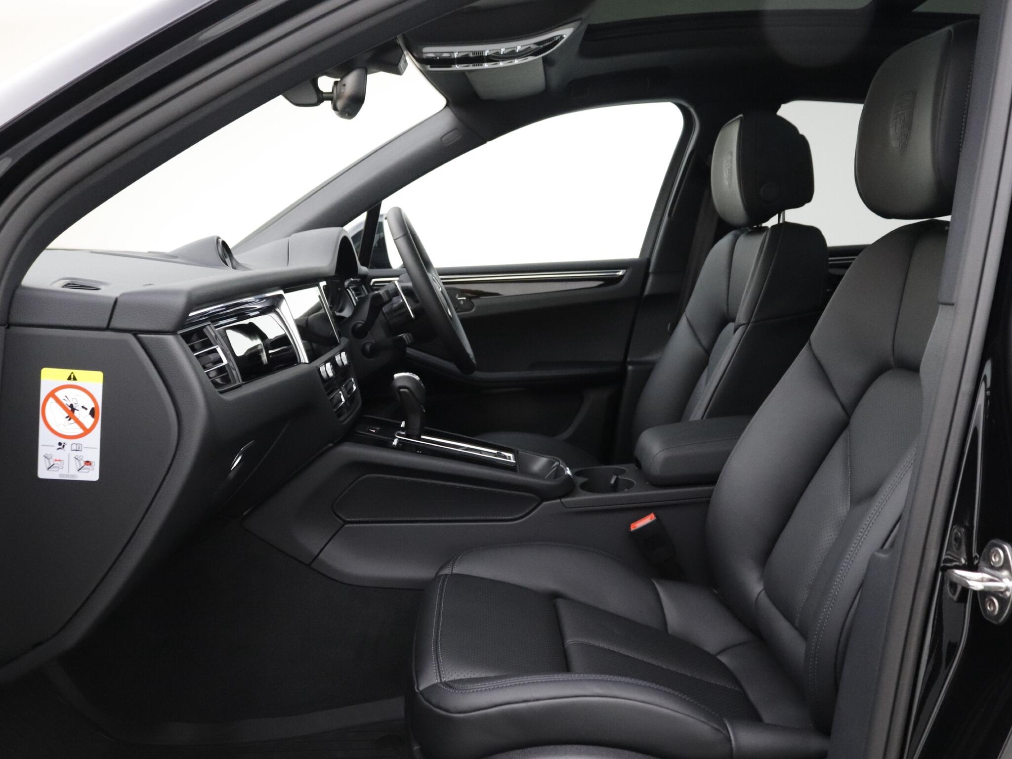 Porsche Macan view 32