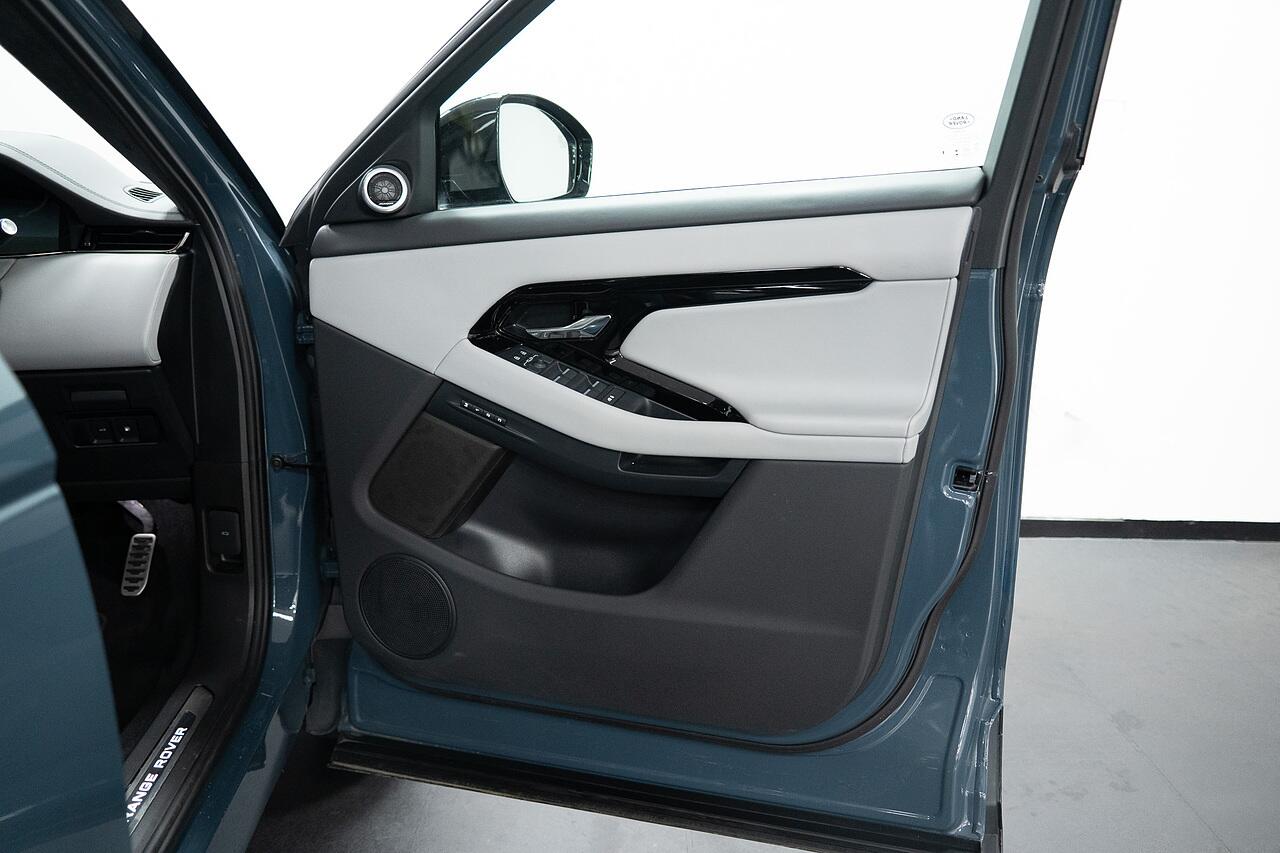 Land Rover Range Rover Evoque view 10